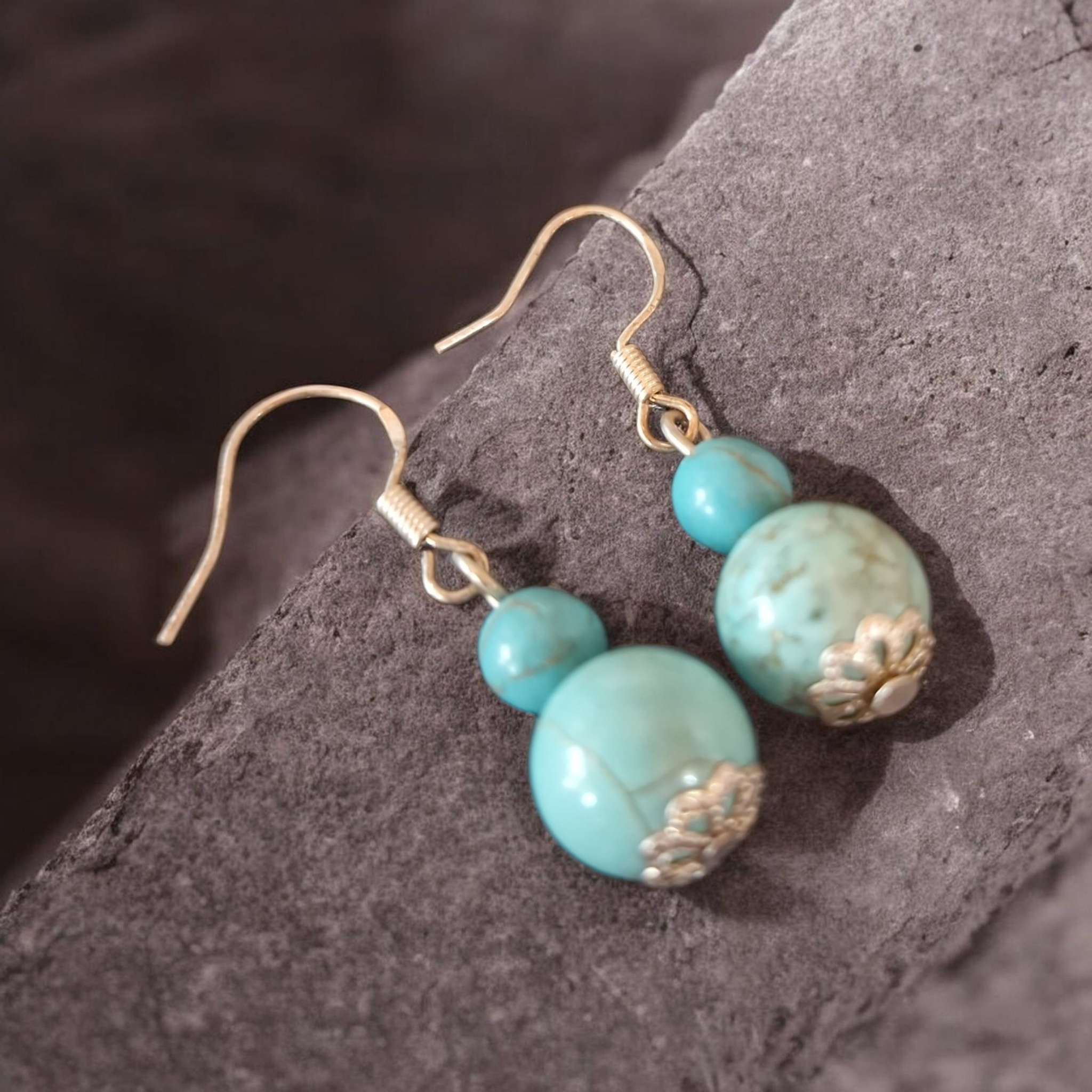 Round howlite feature earrings